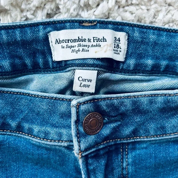 Abercrombie & Fitch jeans - Picture 4 of 4